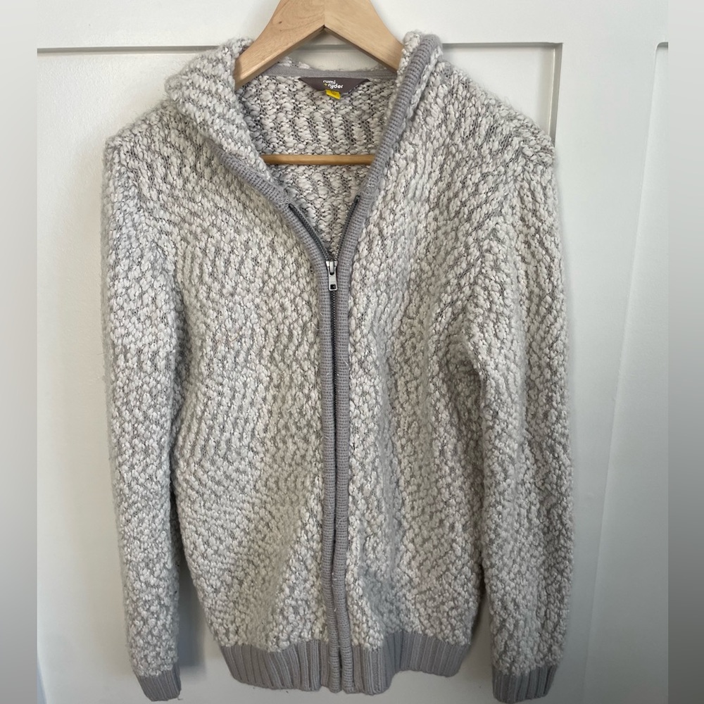 3/$30 Gray and white girl’s hooded zip cardigan. Sz 16-18